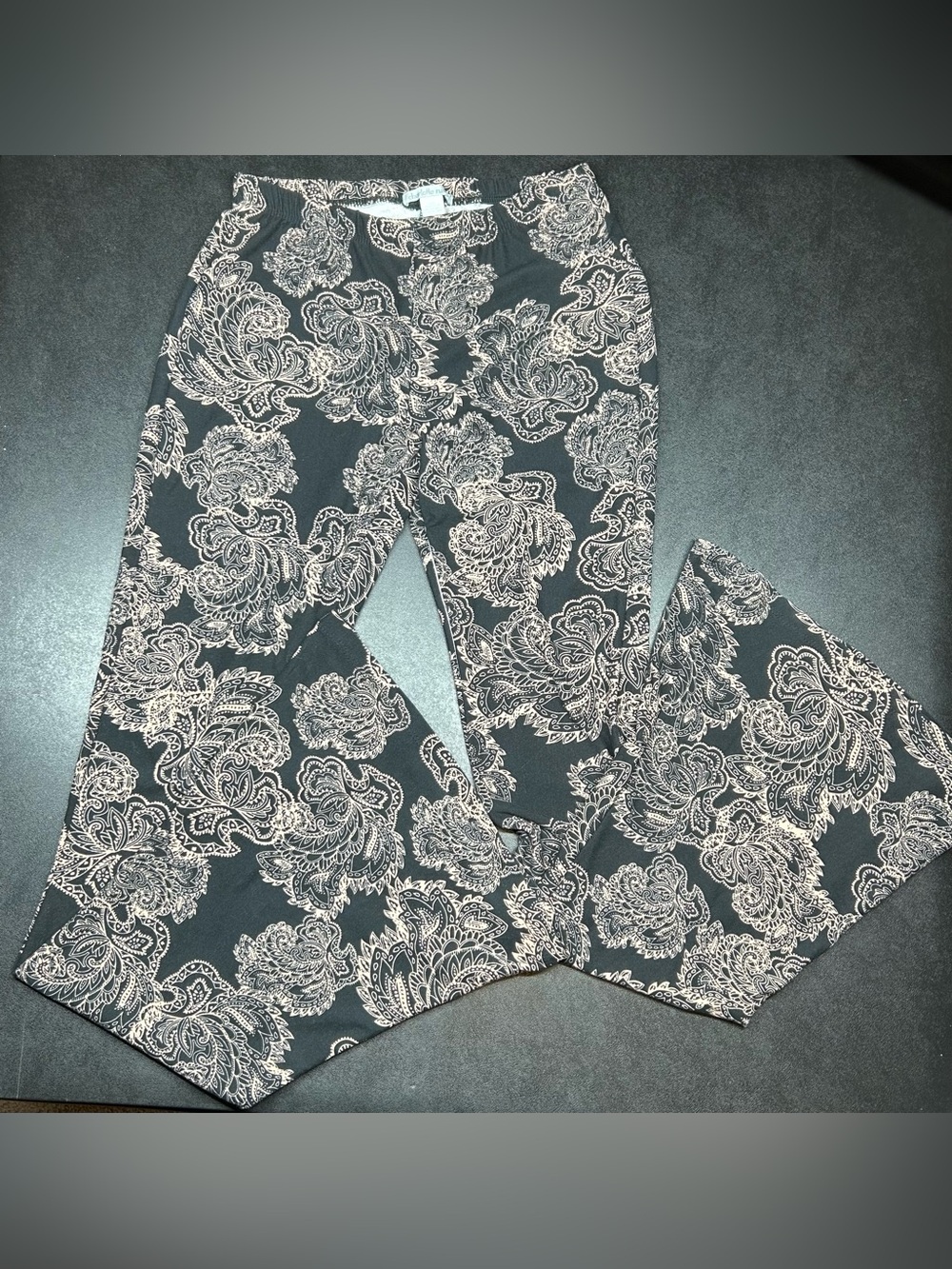 Charlotte Russe Y2K Size S Black & Cream Floral Patterned Flare Leggings Pants